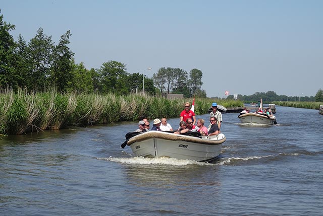 sloepvaren langs het Uitgeestermeer